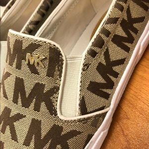 Michael Kors shoes. Worn 1-2 times at most.